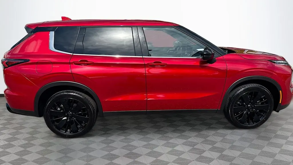 2026 Mitsubishi Outlander LE