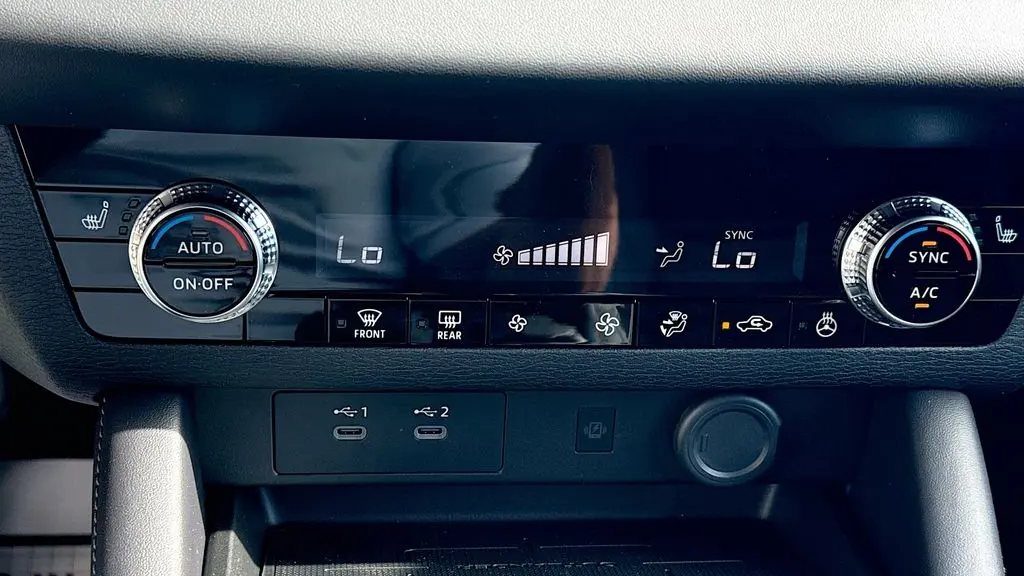 2026 Mitsubishi Outlander LE
