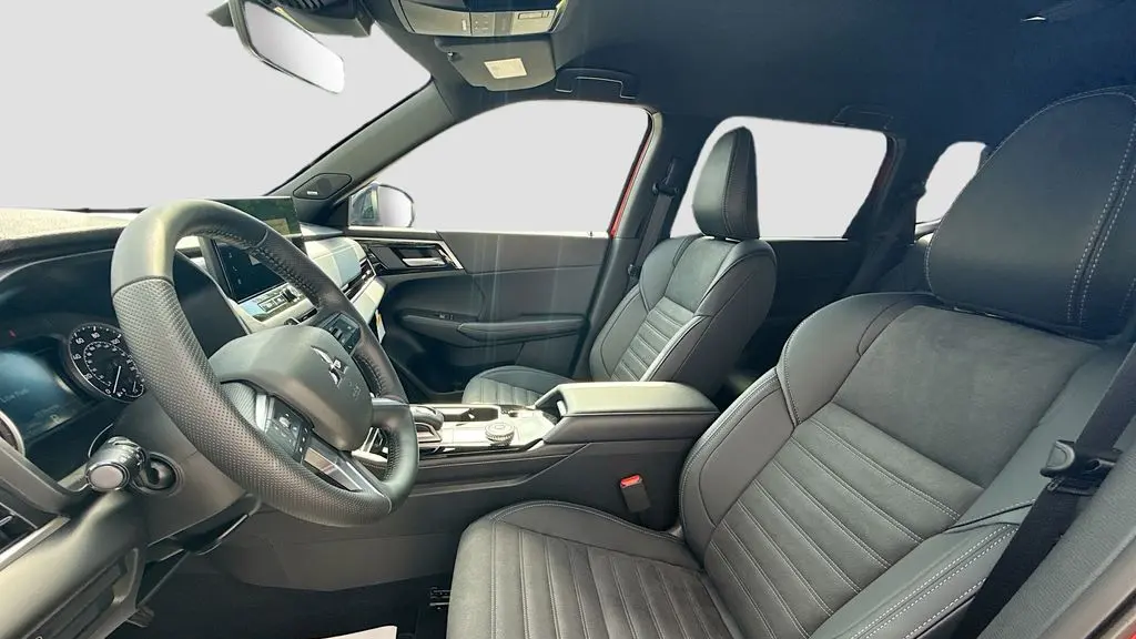 2026 Mitsubishi Outlander LE
