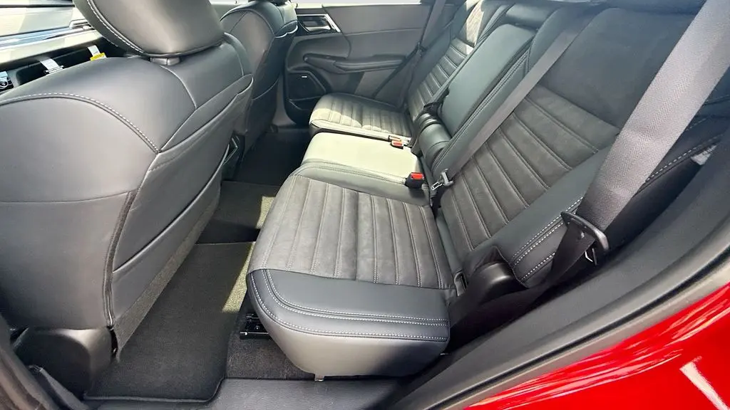 2026 Mitsubishi Outlander LE