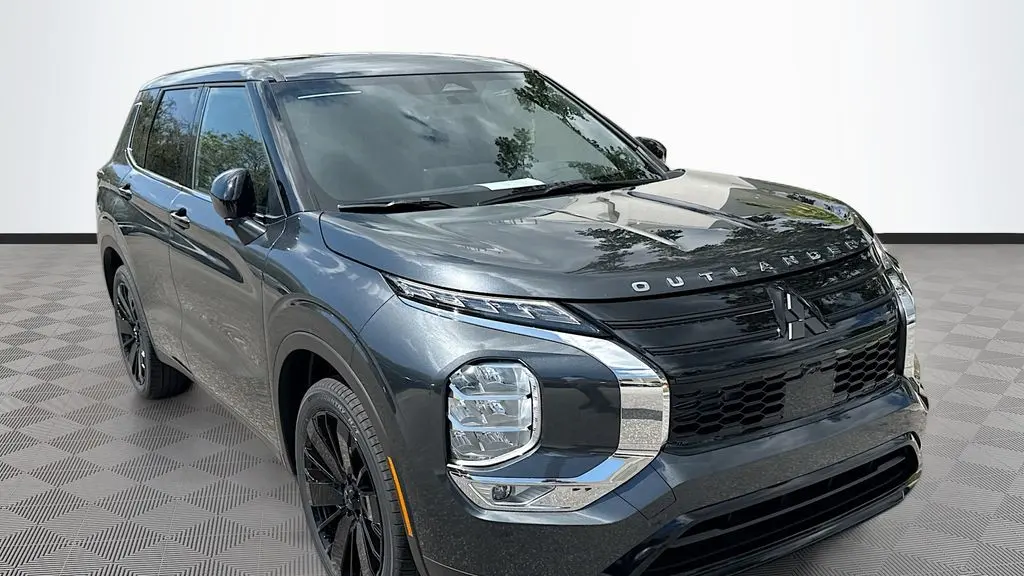 2026 Mitsubishi Outlander LE