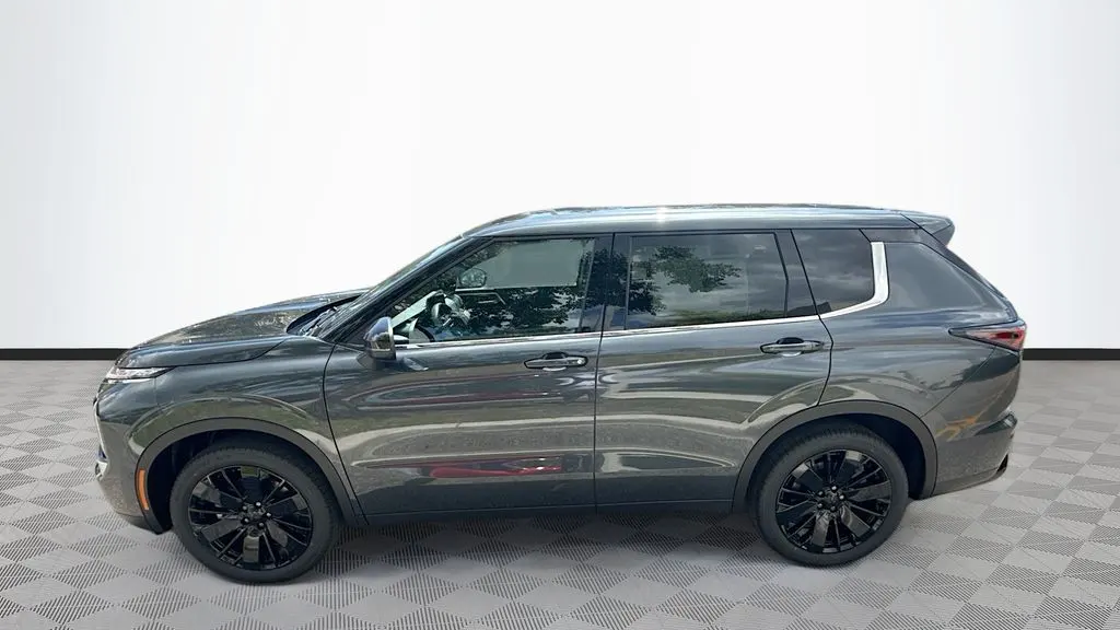 2026 Mitsubishi Outlander LE