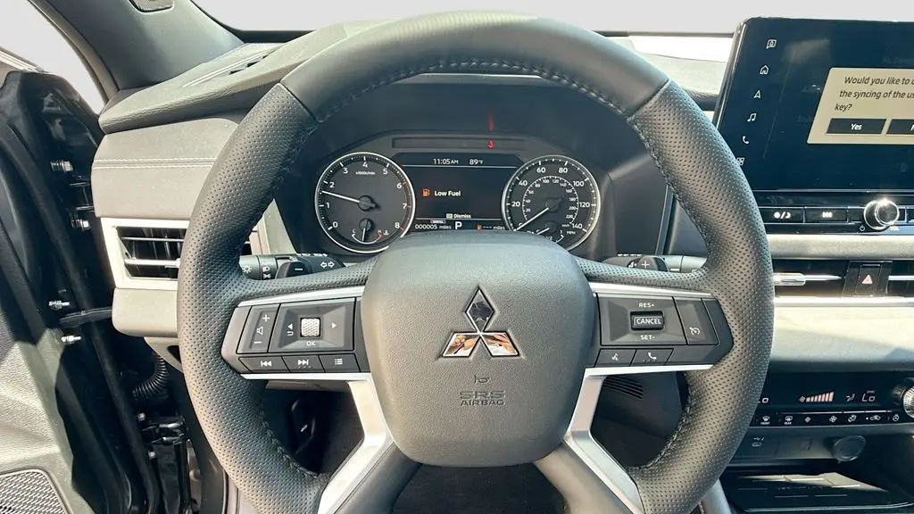 2026 Mitsubishi Outlander LE