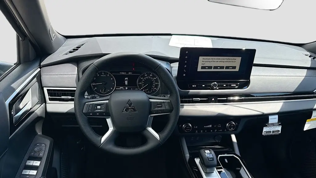 2026 Mitsubishi Outlander LE