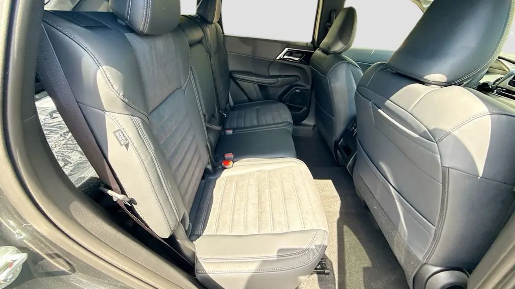 2026 Mitsubishi Outlander LE