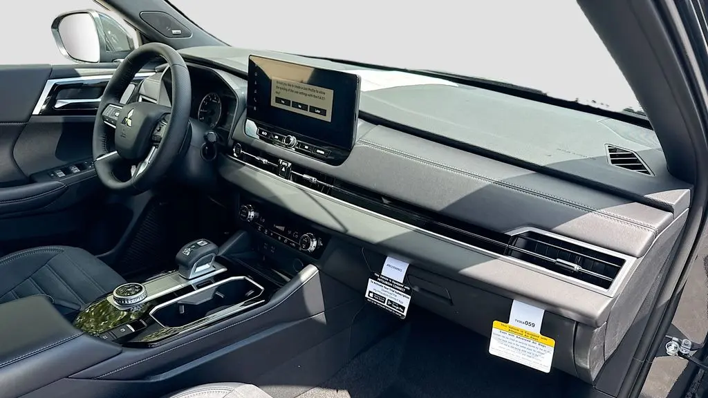 2026 Mitsubishi Outlander LE