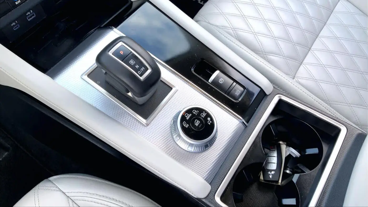 2024 Mitsubishi Outlander SEL