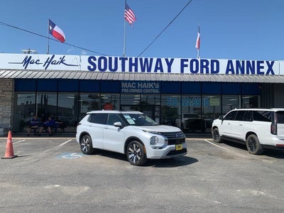 Photo of a 2025 Mitsubishi Outlander SEL 4DR SUV for sale