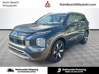 2026 Mitsubishi Outlander with Graphite Gray Exterior