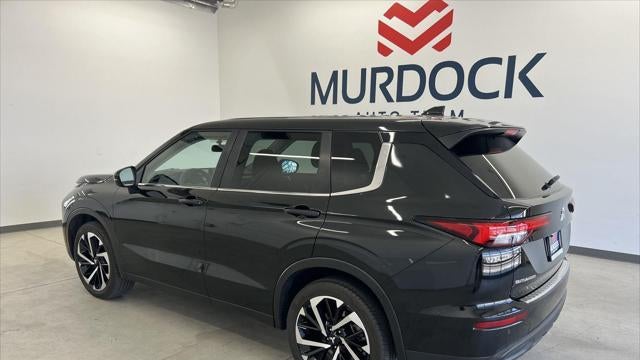 2022 Mitsubishi Outlander ES