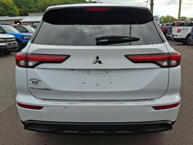 2022 Mitsubishi Outlander - $17,828
