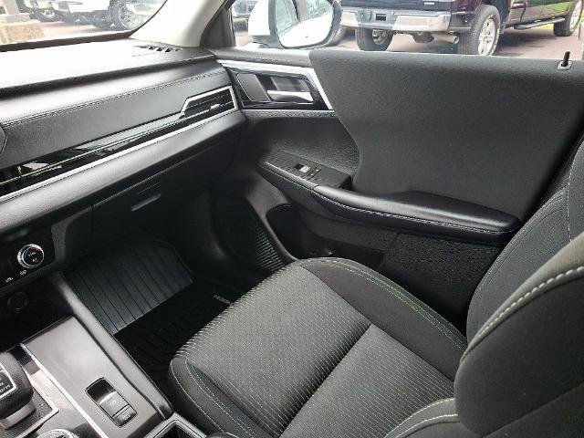 2022 Mitsubishi Outlander - $17,828