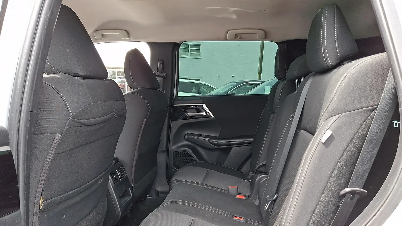 2022 Mitsubishi Outlander ES