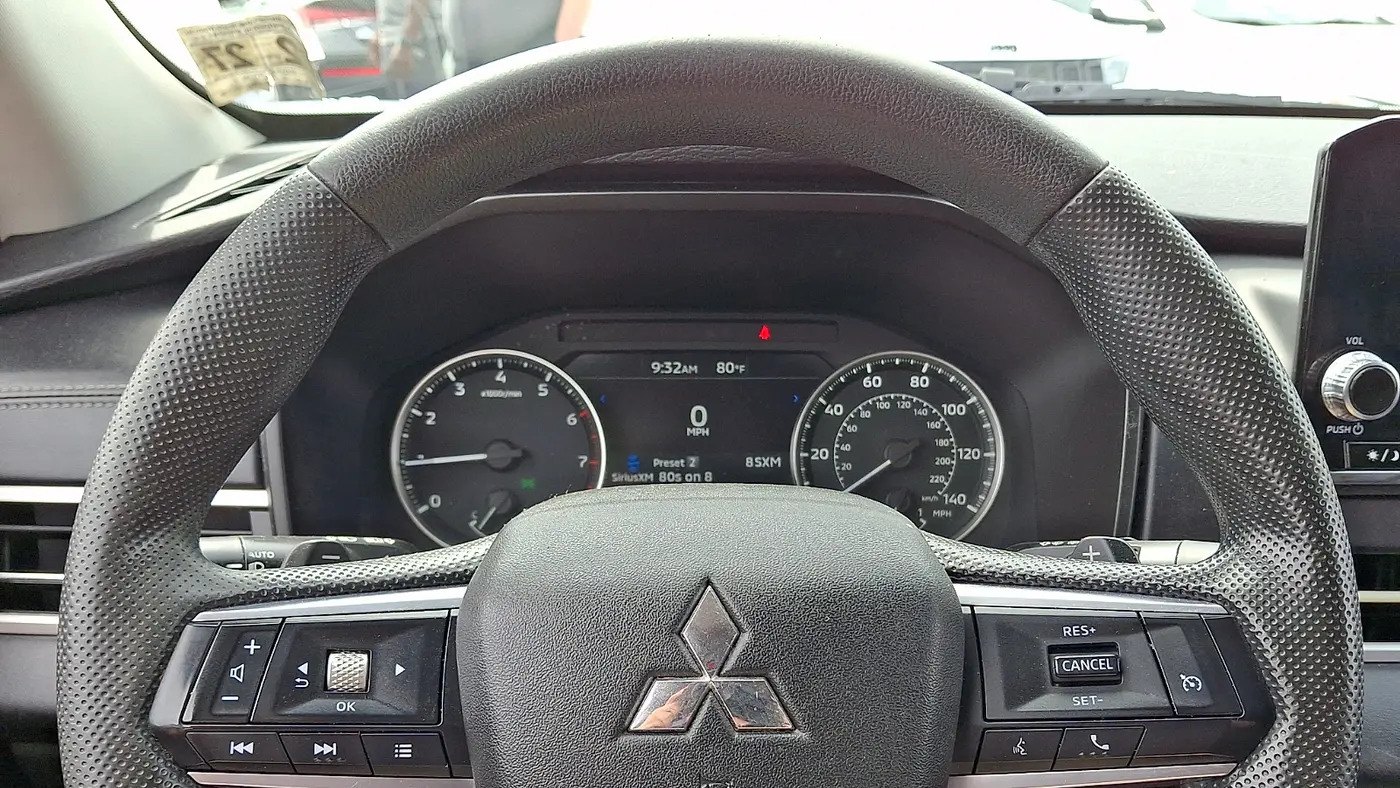 2022 Mitsubishi Outlander ES