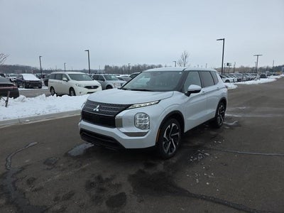 Photo of a 2022 Mitsubishi Outlander AWD ES 4DR SUV for sale