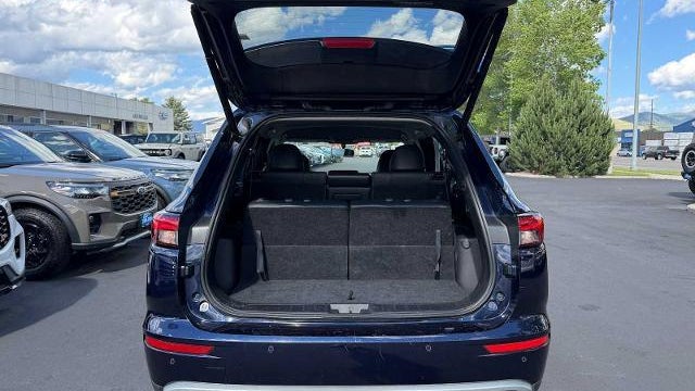 2023 Mitsubishi Outlander SE