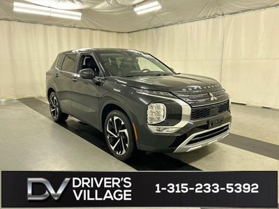 Photo of a 2023 Mitsubishi Outlander AWD SE 4DR SUV for sale