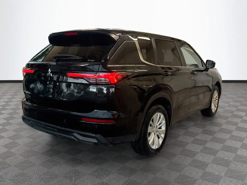 2025 Mitsubishi Outlander - $23,549