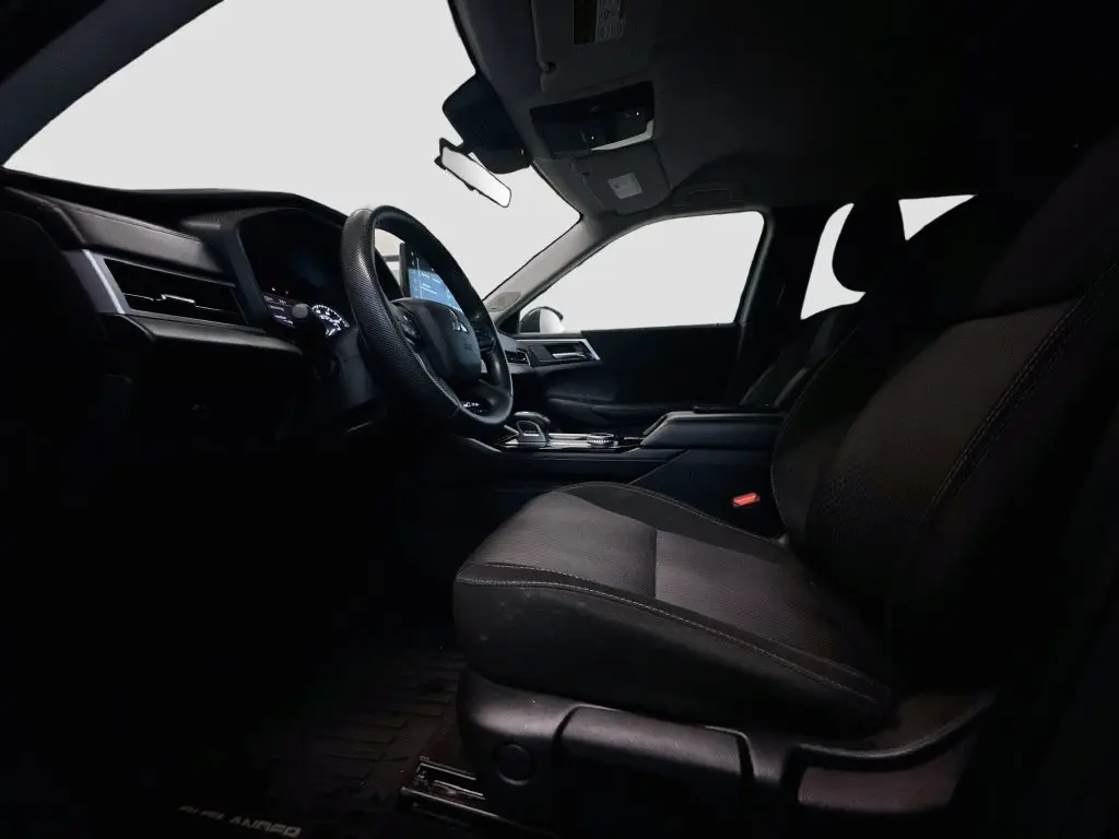 2025 Mitsubishi Outlander - $23,549