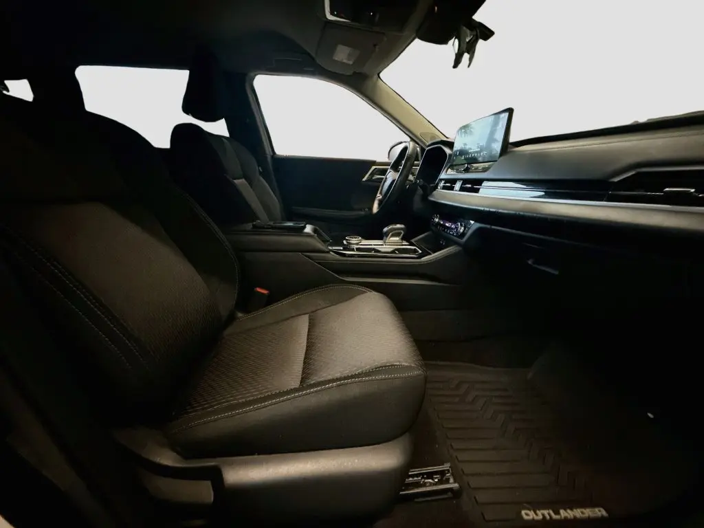 2025 Mitsubishi Outlander - $23,549