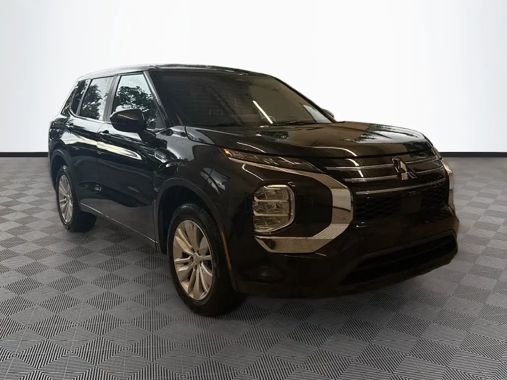 2025 Mitsubishi Outlander - $23,549
