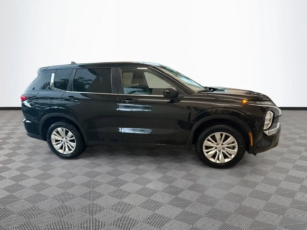 2025 Mitsubishi Outlander - $23,549