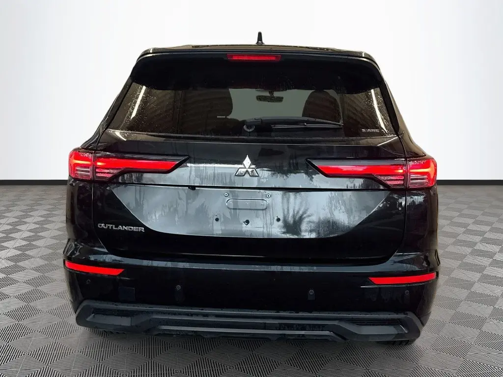 2025 Mitsubishi Outlander - $23,549