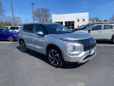 Photo of a 2022 Mitsubishi Outlander AWD SE 4DR SUV for sale