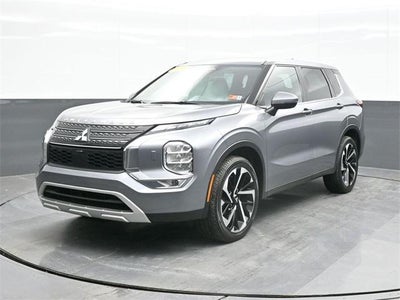 Photo of a 2023 Mitsubishi Outlander AWD SE 4DR SUV for sale