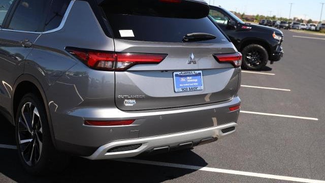 2023 Mitsubishi Outlander SE
