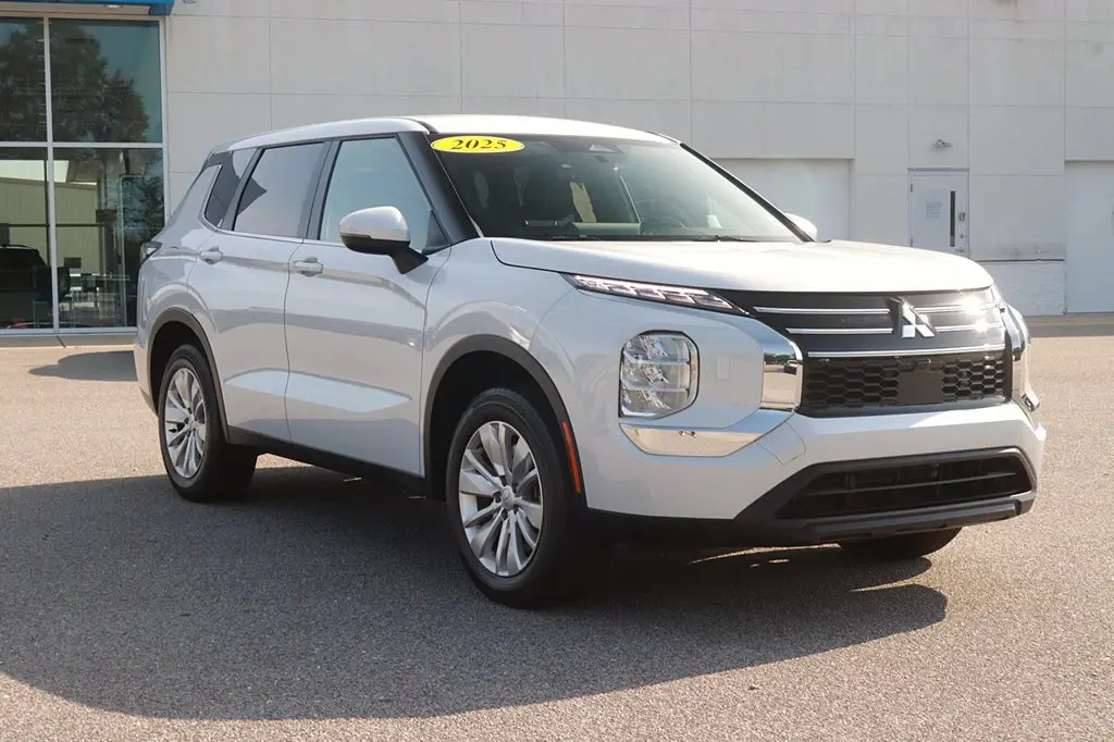 2025 Mitsubishi Outlander - $26,494
