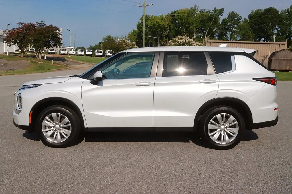 2025 Mitsubishi Outlander - $26,494