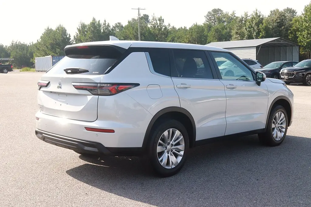2025 Mitsubishi Outlander - $26,494