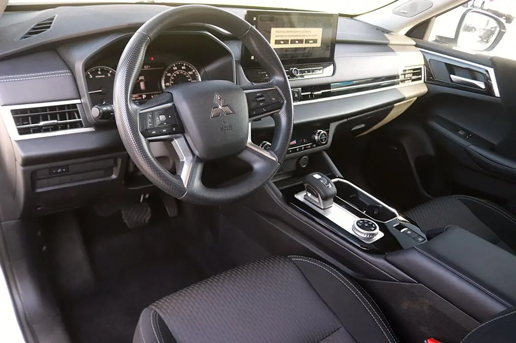 2025 Mitsubishi Outlander - $26,494