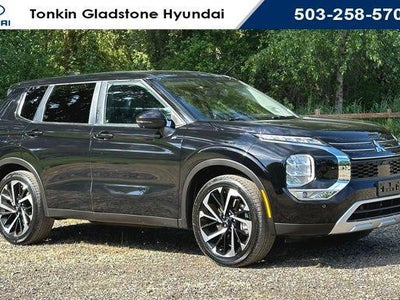 Photo of a 2022 Mitsubishi Outlander AWD SE 4DR SUV for sale