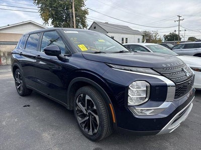 Photo of a 2022 Mitsubishi Outlander AWD SE 4DR SUV for sale