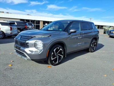 Photo of a 2022 Mitsubishi Outlander AWD SE 4DR SUV for sale