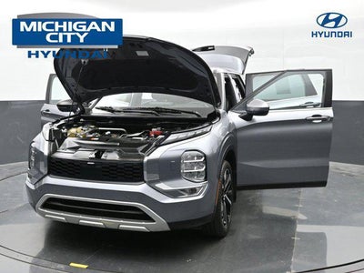 Photo of a 2023 Mitsubishi Outlander AWD SE Special Edition 4DR SUV for sale