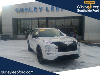 Photo of a 2023 Mitsubishi Outlander AWD SE 4DR SUV for sale