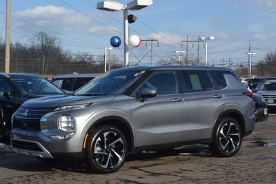 Photo of a 2023 Mitsubishi Outlander AWD SE 4DR SUV for sale