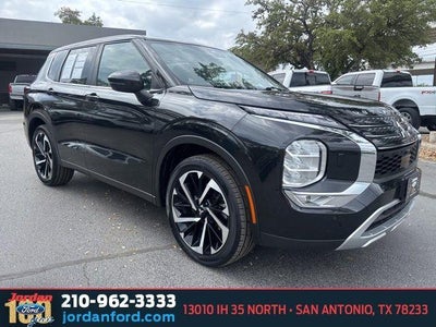 Photo of a 2023 Mitsubishi Outlander AWD SE 4DR SUV for sale