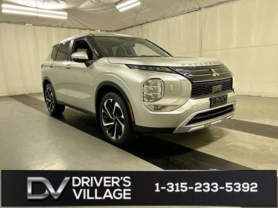 Photo of a 2022 Mitsubishi Outlander AWD SE 4DR SUV for sale