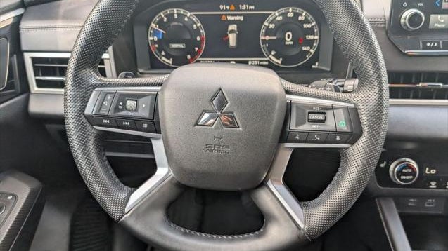 2023 Mitsubishi Outlander SE