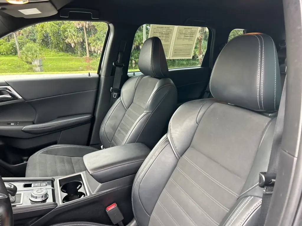 2023 Mitsubishi Outlander - $22,115