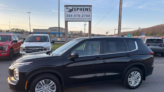 Preowned 2024 Mitsubishi Outlander ES for Sale