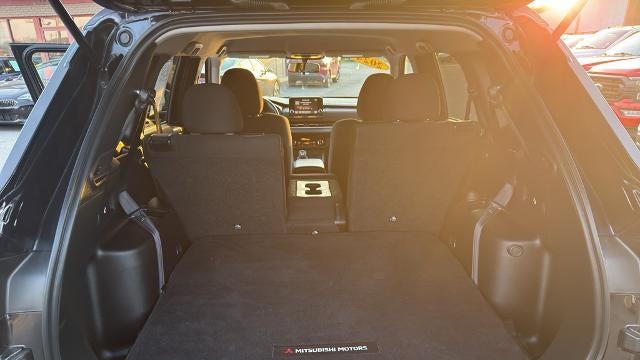 2024 Mitsubishi Outlander ES