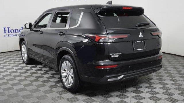 2025 Mitsubishi Outlander ES