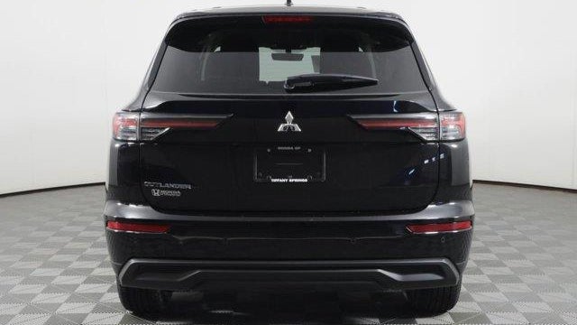 2025 Mitsubishi Outlander ES