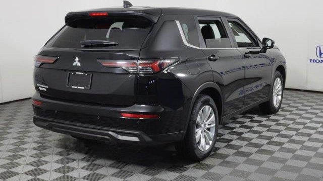 2025 Mitsubishi Outlander ES