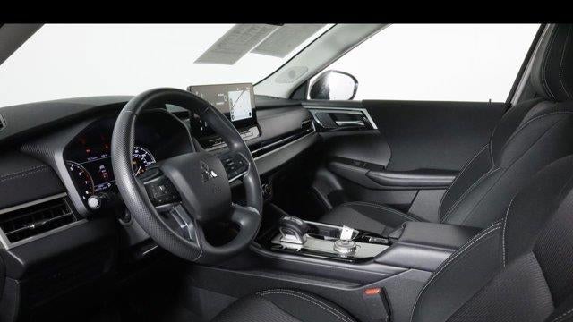 2025 Mitsubishi Outlander ES